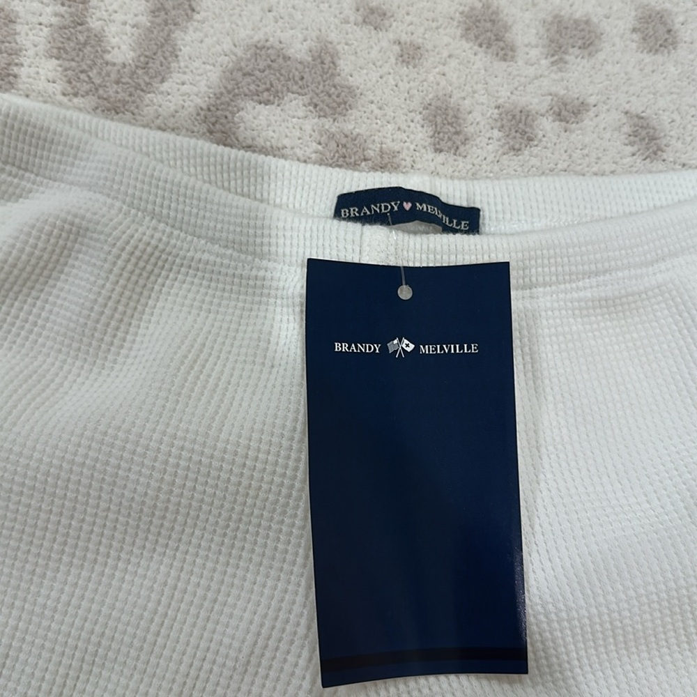 Brandy Melville emery thermal short. - Picture 3 of 3